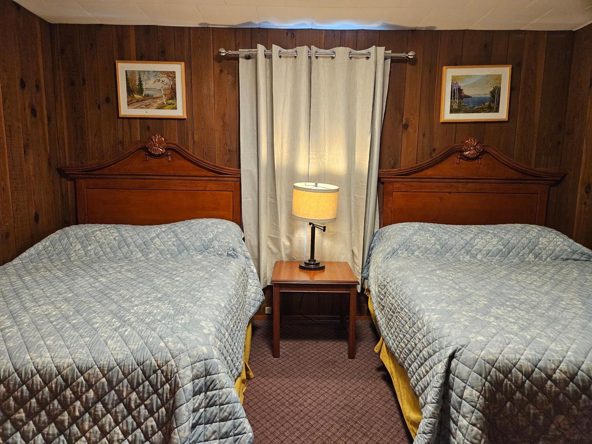 הופ Swiss Chalets Motel מראה חיצוני תמונה