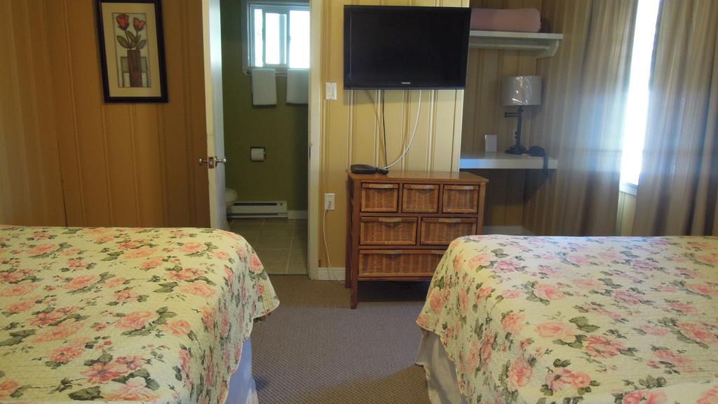 הופ Swiss Chalets Motel מראה חיצוני תמונה