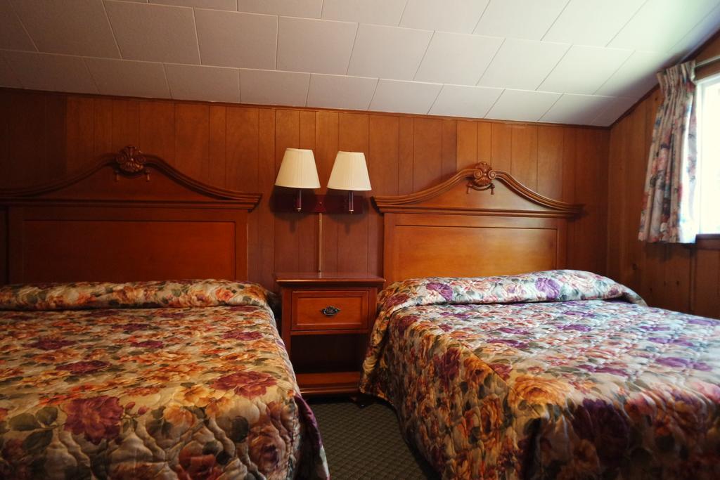 הופ Swiss Chalets Motel מראה חיצוני תמונה