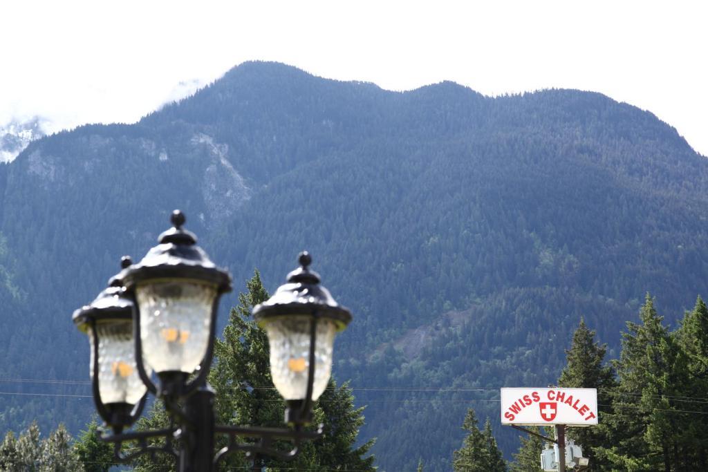 הופ Swiss Chalets Motel מראה חיצוני תמונה