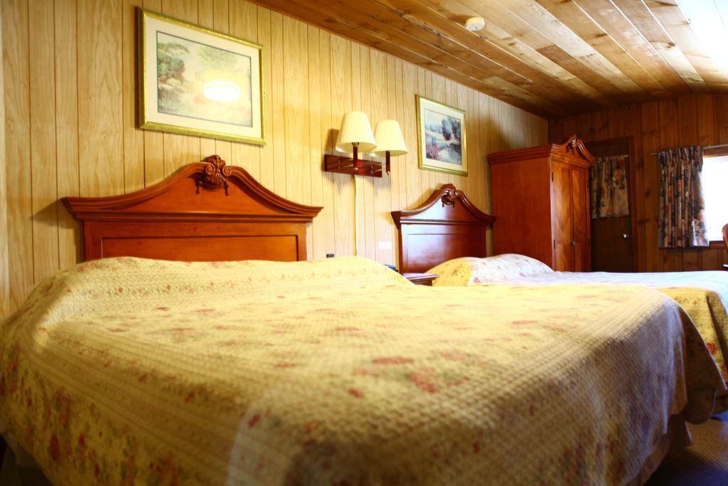 הופ Swiss Chalets Motel מראה חיצוני תמונה
