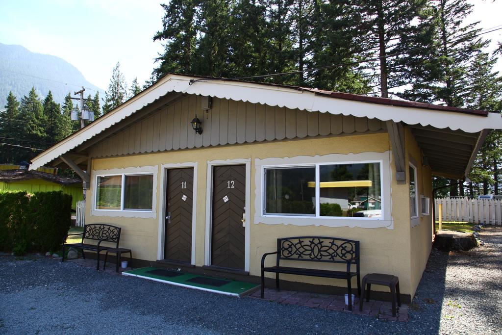 הופ Swiss Chalets Motel מראה חיצוני תמונה