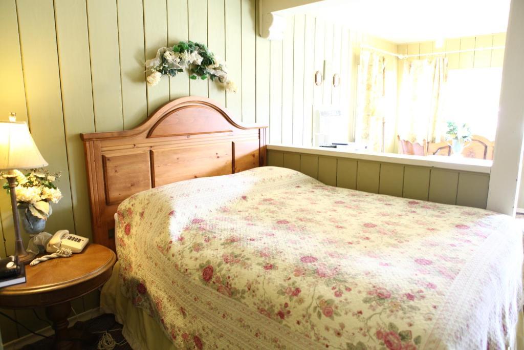 הופ Swiss Chalets Motel מראה חיצוני תמונה